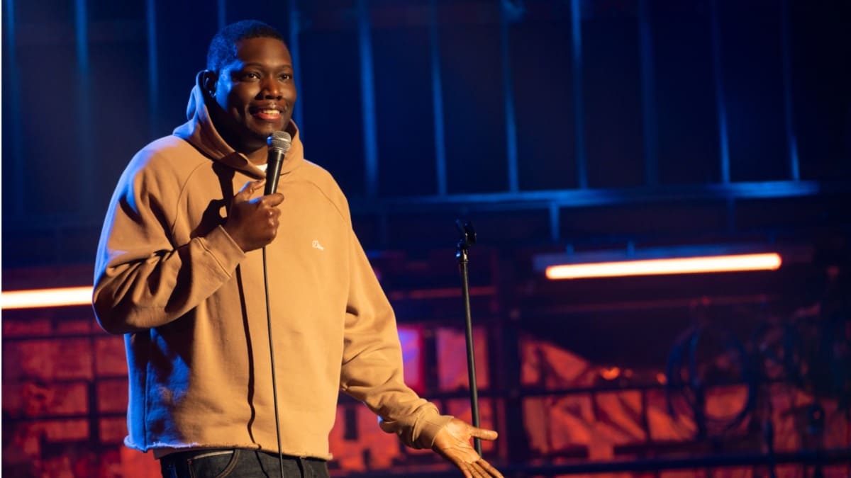 Michael Che is still taking shots at Colin Jost in first look at new Netflix special